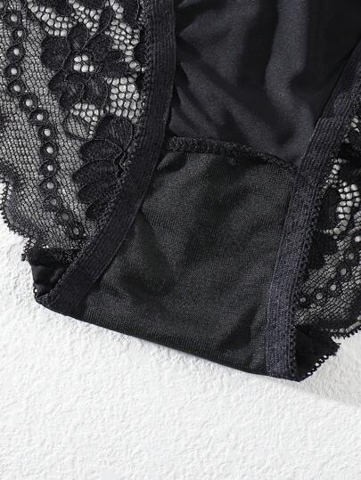 SHEIN ثونج مثلث الدانتيل لملابس الداخلية النسائية