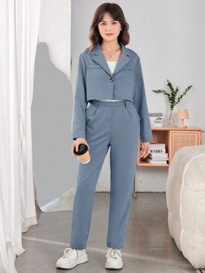 طقم سترات وسروال قصير على طراز الكلية للمراهقات مكون من قطعتين