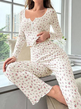 FloralLove طقم بيجامة مضلع مع طباعة وردة صغيرة، ملابس خريف وشتاء ذات تفاصيل أنيقة ودافئة بتصميم زهري فاخر