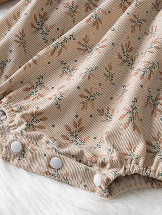 SHEIN Vintaside Kids جمبسوت صوفي للرضع للفتاة بقبّة راهِبة و تصميم نباتات مطرز على الصدر