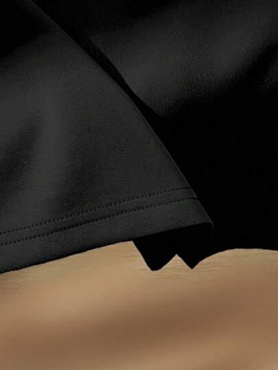 SHEIN قميص قصير الأكمام للصبيان المراهقين مع ياقة دائرية مناسب لفصل الصيف