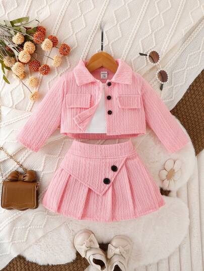SHEIN ثوب الأطفال الرضع للفتيات مؤلف من ثلاث قطع، مع جاكيت أنيق وتنورة زر بتصميم جميل، لفصلي الربيع والخريف