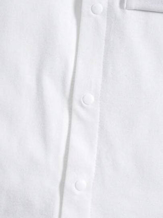 SHEIN قطعتين للأطفال حديثي الولادة بأسلوب كلية عارض ومثير بياقة منخفضة وعقدة الربط على الجسمية والسراويل المشدودة، ملابس السادة للربيع والصيف