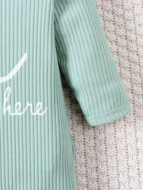 SHEIN قميص طويل الأكمام لطفل رضيع بطبعات أحرف