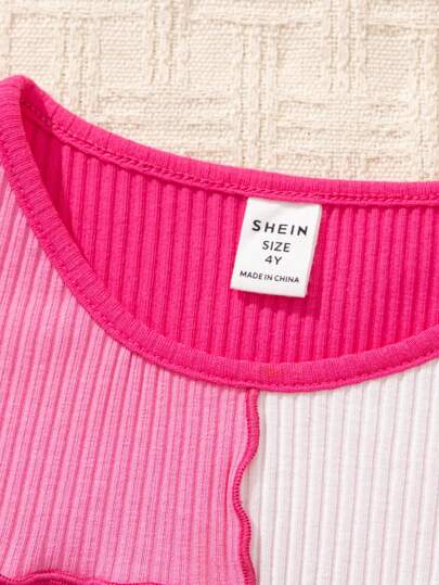 SHEIN قميص رياضي كنتراست الوان محبوك للفتيات برقبة دائرية وأكمام قصيرة وبنطلون مطاطي واسع