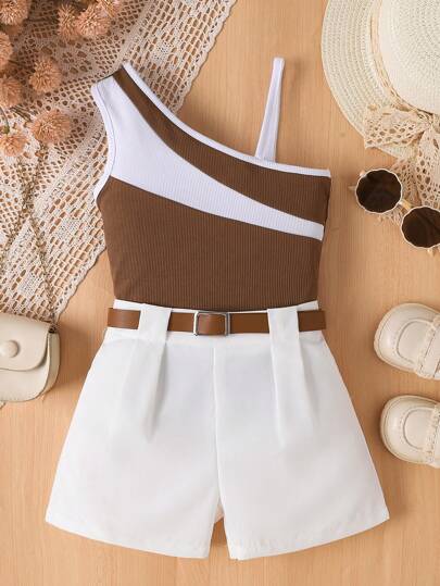 SHEIN بنطلون قصير وحزام ذو لون أحادي مع ملابس علوية ملونة قطعتين للفتيات الصغيرات، مناسب للعطلات الصيفية