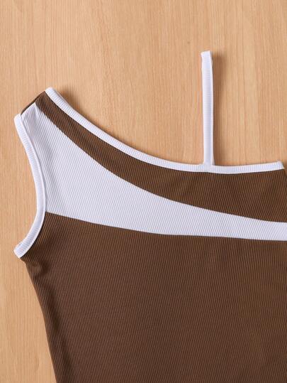 SHEIN بنطلون قصير وحزام ذو لون أحادي مع ملابس علوية ملونة قطعتين للفتيات الصغيرات، مناسب للعطلات الصيفية