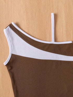 SHEIN بنطلون قصير وحزام ذو لون أحادي مع ملابس علوية ملونة قطعتين للفتيات الصغيرات، مناسب للعطلات الصيفية