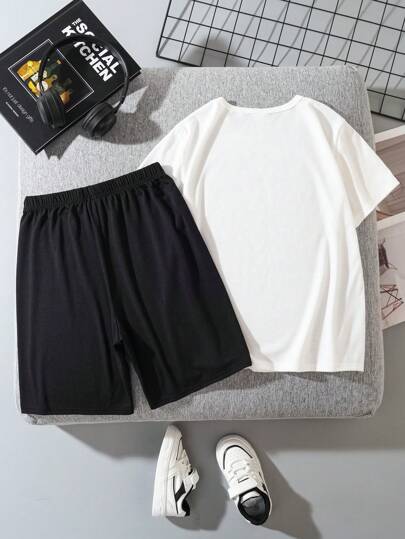 SHEIN مجموعة كاجوال لفتى المراهقين، تيشيرت قصير الأكمام وسروال قصير بيضي اللون بطباعة حرف بسيط، الصيف