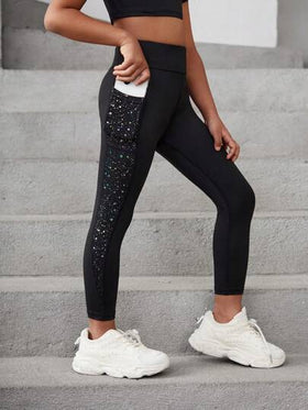 SHEIN بنطلون يوغا للفتيات الرياضة والأنشطة الخارجية بطبعات نجمية يوفر حرية الحركة والمرونة العالية مع جيب خارجي. تصميم عصري ومتعدد الاستخدامات. مناسب لرياضة الجري وركوب الدراجات والمشي لمسافات طويلة والرياضات الداخلية والتدريب الشامل