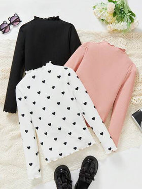 SHEIN فتاة صغيرة تتراوح أعمارها بين 3 قطع مجموعة ثياب محبوكة بياقة قائمة بأزرار تصميم على شكل قلب تي شيرت عارضة