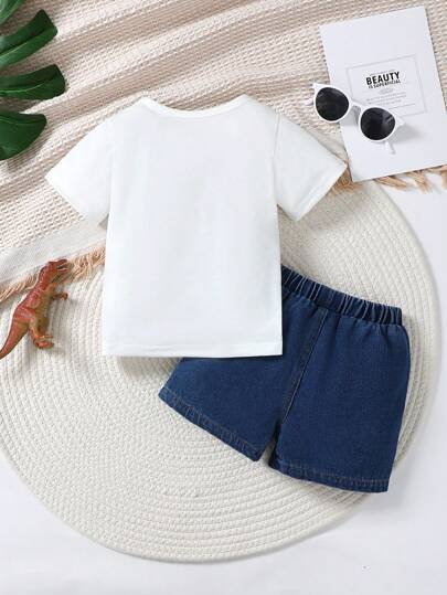 SHEIN Vintaside Kids طقم بلوزة طبعة رسالة الديناصورات وشورت جينز للأولاد