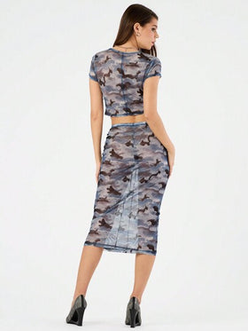 Forever 21 مجموعة رقيقة متناسقة من قطعتين بتصميم كاموفلاج للنساء