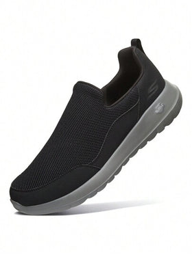 Skechers أحذية رياضية للمشي للرجال، أحذية كاجوال مريحة مصنوعة من شبكة، أحذية جري قابلة للتنفس ومقاومة للاحتكاك 54626-BLK