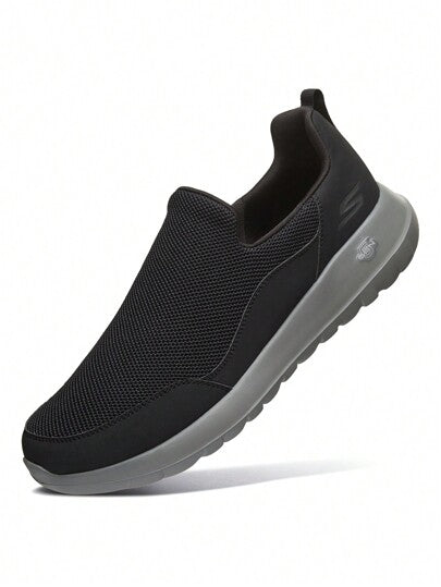 Skechers أحذية رياضية للمشي للرجال، أحذية كاجوال مريحة مصنوعة من شبكة، أحذية جري قابلة للتنفس ومقاومة للاحتكاك 54626-BLK
