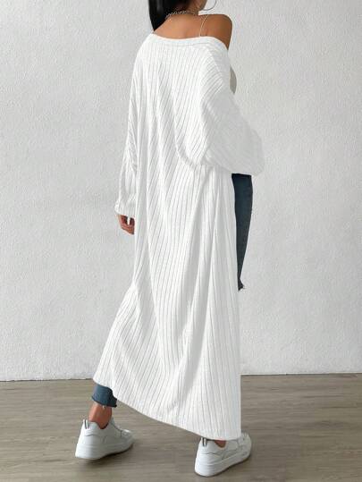 EZwear معطف أنثوي كاجوال موسمي معصوب ساقط الكتف أسود سادة عريض، معاطف حريمي سادة بيضاء ملائمة للارتداء اليومي الكاجوال