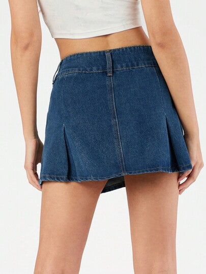 Forever 21 تنورة جينز قصيرة بتصميم الطيات مع خصر منخفض بأسلوب Y2k للنساء