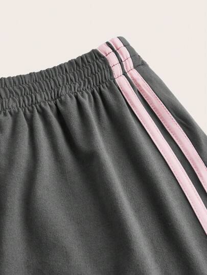 SHEIN EZwear سروال قصير نسائي بخصر مطاطي وشريط جانبي مخطط