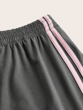 SHEIN EZwear سروال قصير نسائي بخصر مطاطي وشريط جانبي مخطط