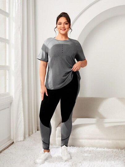 SHEIN Sport Studio طقم ملابس رياضية للمرأة كبيرة الحجم يشمل تي شيرت برقبة دائرية وأكمام راغلان وليجنز متناسقة الألوان