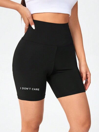 SHEIN EZwear شورت سباحة حريري مطبوع عليه حرف إنجليزي بطريقة بسيطة، سروال ضيق مناسب للنساء للارتداء في الصيف