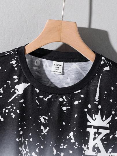 SHEIN طقم ملابس صبياني عمر البلوغ مناسب بتصميم طباعة التاج والحروف بتدرج الألوان و قميص بأكمام قصيرة وشورت فضفاض للارتداء العادي