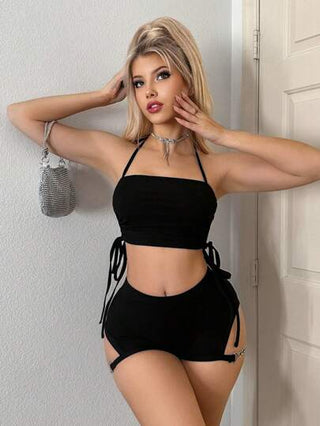 Sweetina سروال قصير نسائي ضيق مزين بسلاسل مفرغة، بتصميم جذاب، مناسب للصيف