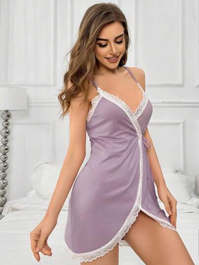 SHEIN فستان نوم بنطلون قصير مع تشطيب بدانتيل