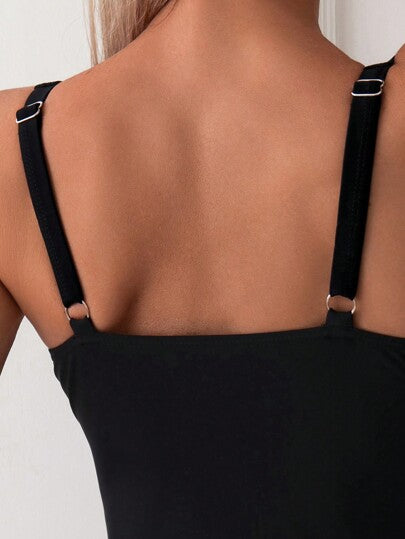 مايوه حريمي قطعة واحدة Swim Basics مايوه نسائي بقطعة واحدة بتصميم حواف صدفي بلون سادة ، انسيابي وضيق القصَّة