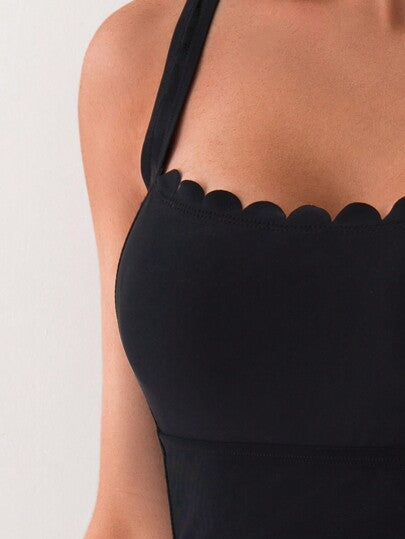 مايوه حريمي قطعة واحدة Swim Basics مايوه نسائي بقطعة واحدة بتصميم حواف صدفي بلون سادة ، انسيابي وضيق القصَّة