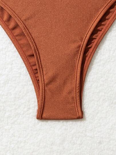 Swim مجموعة بيكيني عبارة عن حمّالة صدر برقبة على شكل V مع حمّالات الكتف الرفيعة و قطعة سفلية بلونٍ صلب، ملابس سباحة منفصلة لملابس الاستحمام في الشاطئ لفصل الصيف