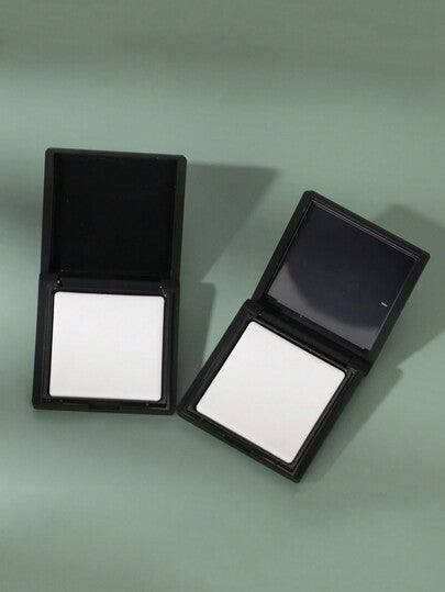Nars مسحوق تثبيت إضاءة خافت - مضغوط #كريستال 1.8 جرام. هذه الصيغة الأيقونية تثبّت المكياج في مكانه طوال اليوم مع إنهاء ساطع. خفيف الوزن وسهل الامتزاج ، يثبّت الأساس بسهولة دون إضافة لون أو تغطية إضافية.