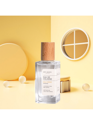 50مل عطر مناسب للاستخدام الشخصي, كالبسكويت الطازج المخبوز والحليب المحلى الساخن مع لمسة جوز الهند. لا يمكنني مقاومة الرغبة في الإمساك بهذا العطر الخفيف الثابت للنساء وعطرها المشمس. يدعم رائحتك ويعطيك رائحة فريدة ومميزة ذات نفحة غالية الثمن عطور عطر...