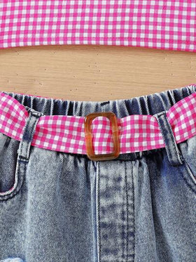 SHEIN مجموعة ملابس علوية بطبعة المربعات للفتيات الصغيرات بأكتاف مفتوحة وشورتات ممزقة