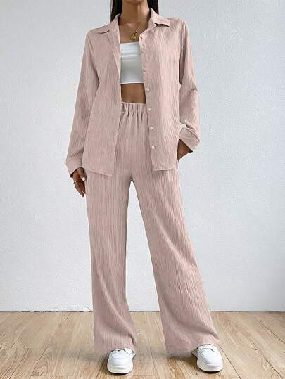 طقم حريمي قطعتين EZwear قميص مطرز بأزرار متسامح ذو لون سادة مع بنطلون ساق مستقيم لطلة عصرية