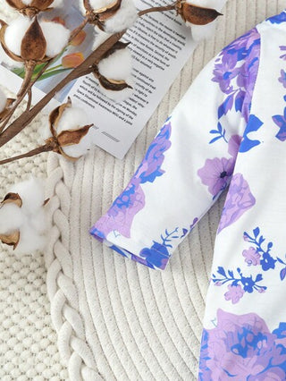 SHEIN جمبسوت مطبوعة جميلة بزهور الفتيات الرضع البيضاء والبنفسجية الجميلة مع عقال للمنزل
