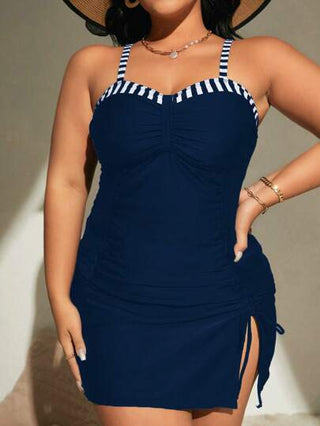 SHEIN Swim Curve مجموعة تانكيني للشاطئ في الصيف مناسبة للمقاسات الكبيرة بألوان متضاربة مع تجميلات مجمعة