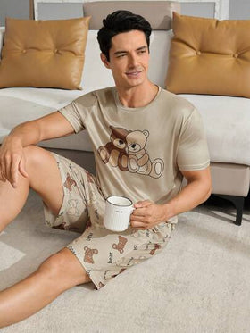 SHEIN طقم رجالي للمنزل 2قطعة /طقم تيشرت وشورت بطباعة الحرف والدببة الكرتونية ملابس نوم