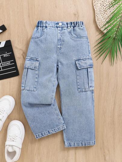 SHEIN جينز واسع الساقين بجيوب كبيرة للفتاتان الشابتان في الشارع، بتصميم شبابي مريح وعصري