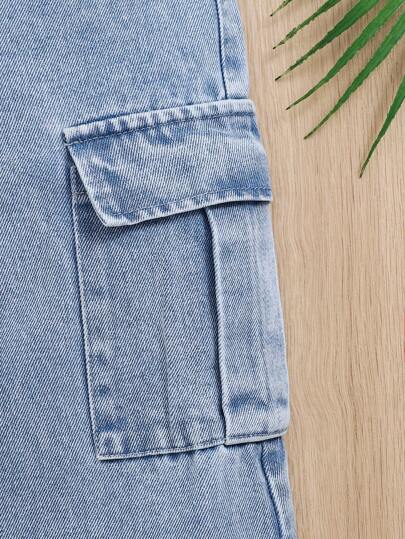 SHEIN جينز واسع الساقين بجيوب كبيرة للفتاتان الشابتان في الشارع، بتصميم شبابي مريح وعصري