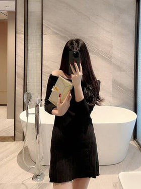 حقيبة دلو خفيفة لإطلالة عملية يوميةبزخارف من الراين ، تصميم بسحاب خفيف ، حقيبة شفافة عصرية مزينة بخرز أصطناعي ،حقيبة سهرة أنيقة وفاخرة مناسبة لحفلات أعياد الميلاد وحفلات رأس السنة الجديدة وتناسب تماما مع فساتين السهرة للنساء