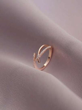 حلقة صليب بتصميم بسيط ومميز وذات ملمس بارد - قطعة واحدة