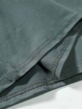 Manfinity Homme قميص رجالي بأكتاف واسعة وطباعة رقمية وأحرف