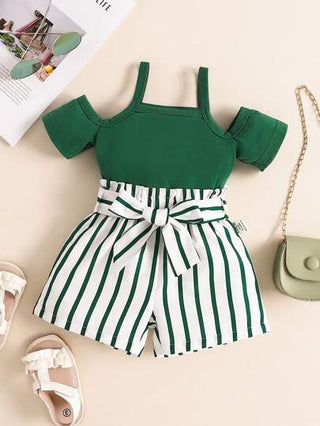 SHEIN فتاة رضيعة 3 قطع/طقم، حذاء كامي أخضر عصري مع بذلة سروال مخطط للارتداء اليومي، الربيع والصيف