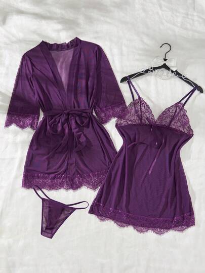 Classic Sexy مجموعة ملابس داخلية جذابة مع دانتيل مزخرف