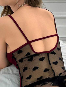 SHEIN فستان نوم نسائي بسيط بلون أحادي مع تطريز دانتيل وظهر مكشوف
