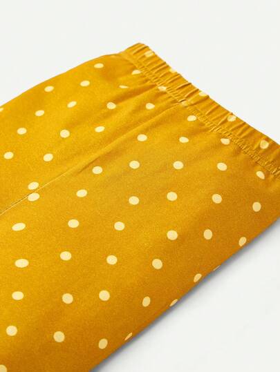 طقم بيجاما وثيق للأولاد مزين بنقاط بولكا : ملابس علوية بيضاوي الرقبة وأكمام طويلة مع بنطلون مغطى بالأقدام (4 قطع)
