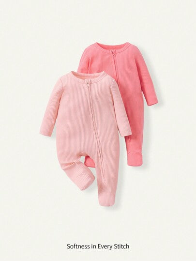 Cozy Pixies غطاء رأس و حذاء 3قطع لرضيعة حديثة الولادة بيجامة طويلة برقبة مستديرة بأكمام طويلة و لون صلب