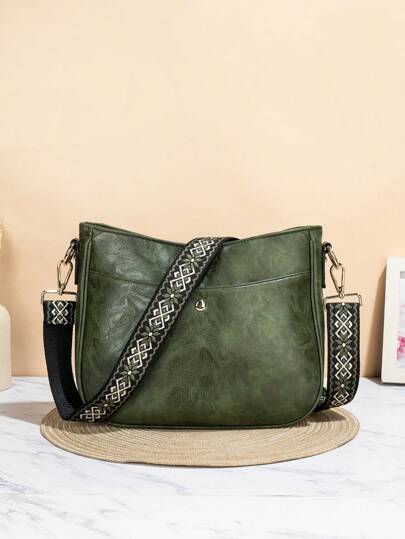 حقيبة سهلة ذات أسلوب الرجعية للنساء، يدعمها حزام كتف طويل، حقيبة هوبو من الجلد الصناعي مزينة بحزام جيتار واسع ومطرزة - مثالية لحملها بوضعية الكتف، أو لأكياس الرياضة، أو أكياس التسوق، وغيرها!