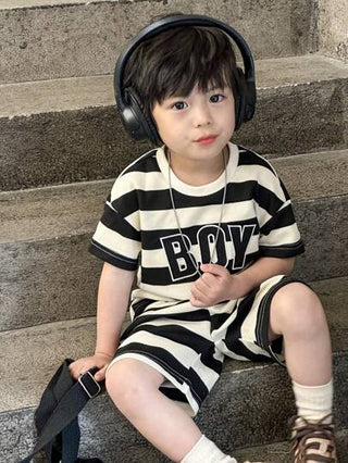 فستان أطفال Genkimix Kids مجموعة مكونة من 2 قطعة، تيشيرت أكمام قصيرة ذو رقبة دائرية وشورت، أسود/أبيض بشريط وتطريز حرفي، مناسب للأسلوب الياباني/الكوري اليومي الكاجوال،للصيف، العطلات، السفر، الاسترخاء، ممارسة التشمس